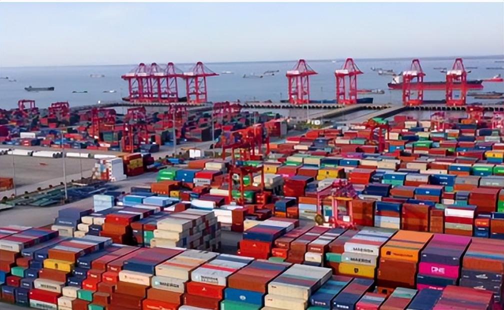近年美国频频动用贸易手段打压中国，外部经贸环境持续恶化，建设全国统一大市场，成为