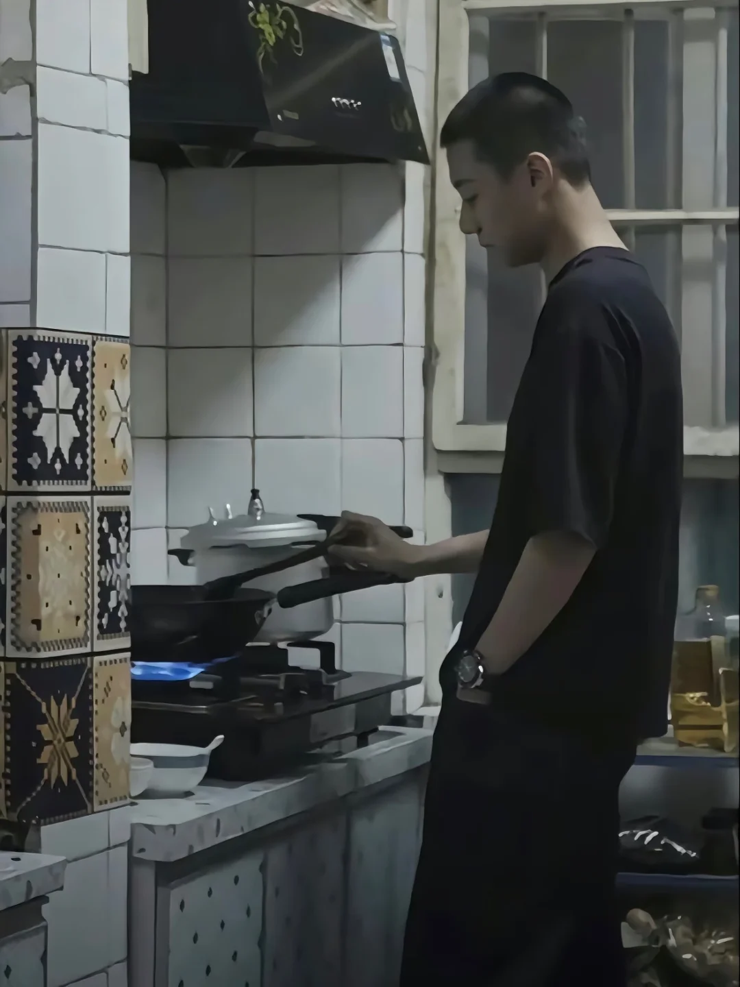 爱赌的爸生病的妈上学的妹和破碎的他