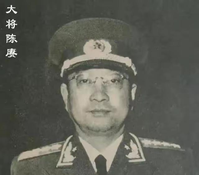 1952年，炮弹专家沈毅被判处死刑，为了捞人陈赓先斩后奏，来到中南海找毛主席，和