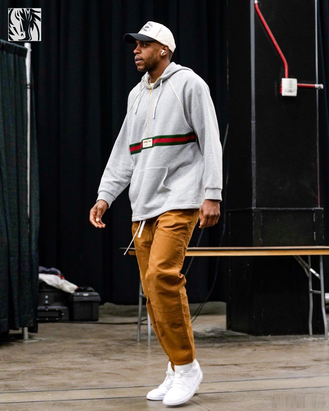 MFFL 米德尔顿接受采访。“我在职业生涯早期遇到基德教练，教会了我很多东西。他