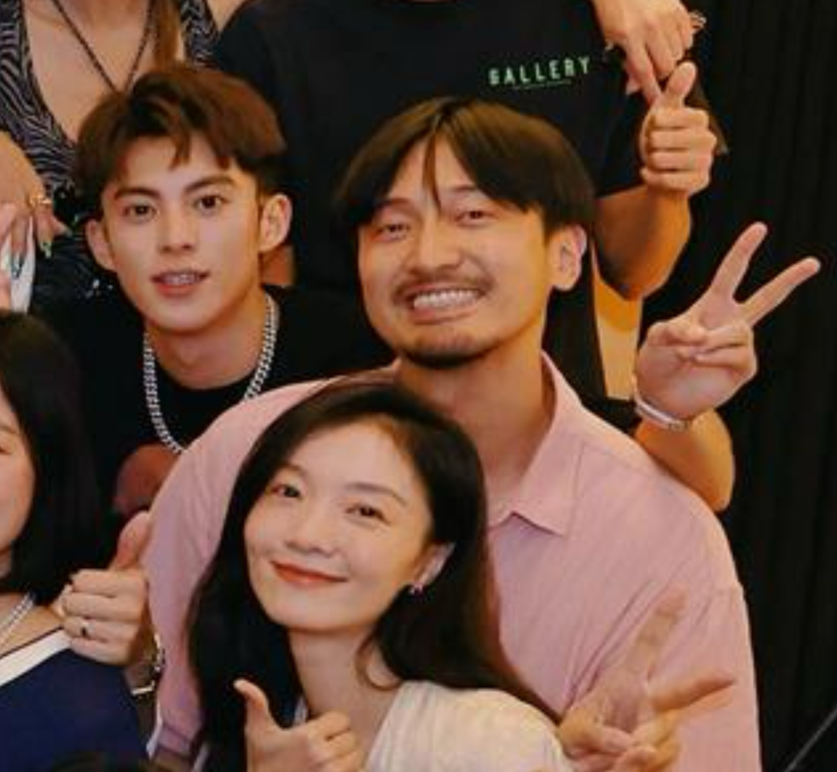 😂看着好温馨（cr2022丹妈生日大合照 