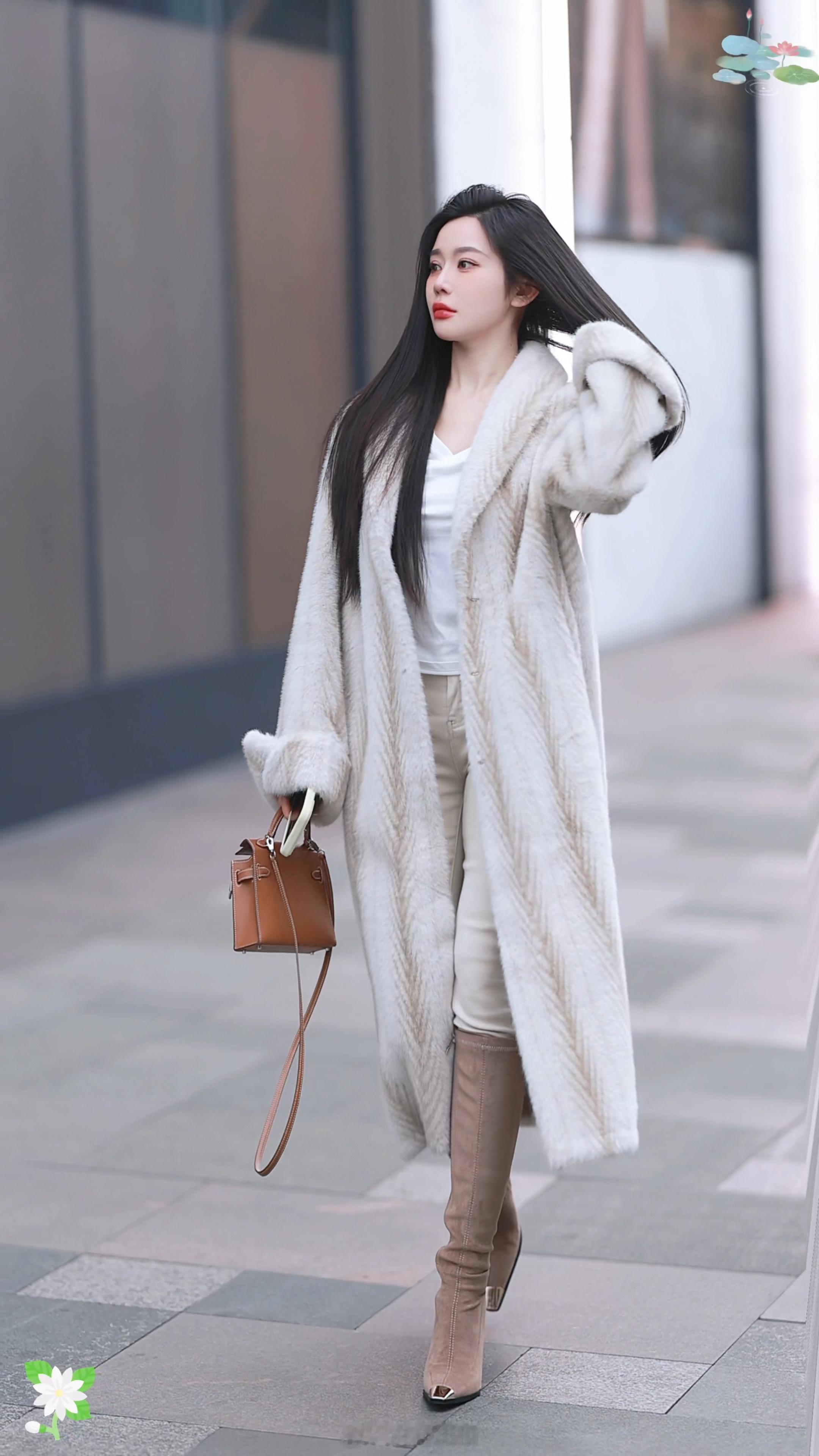 【成都街拍】周日，宝贝们早安！丨摄影拍照每日穿搭