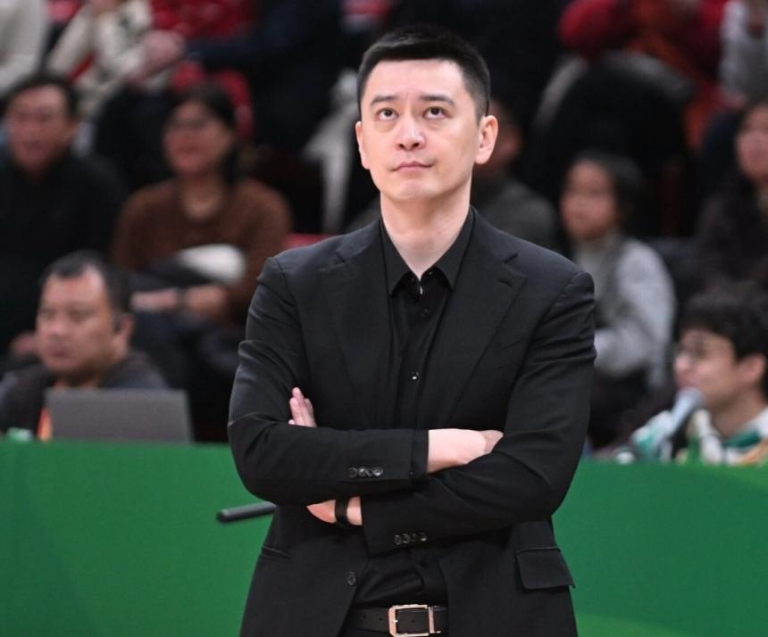 辽宁男篮彻底迷失王朝崩塌，CBA春晚辽粤大战辽宁主场78：108惨败！
杨鸣这是