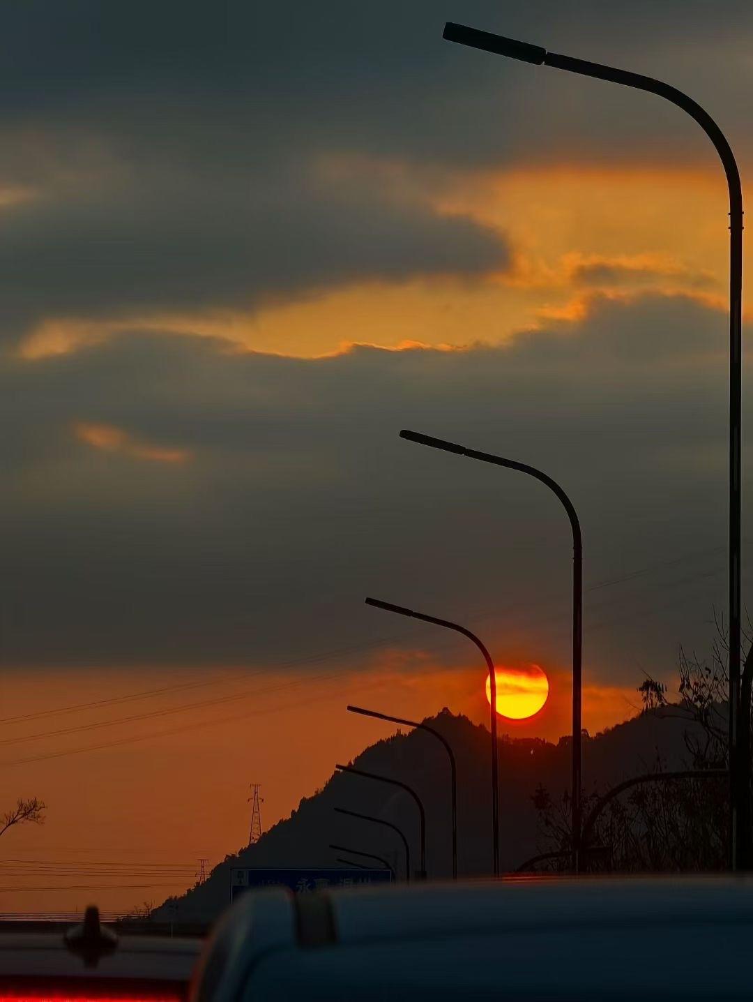 收集日落分享给你
​🧡