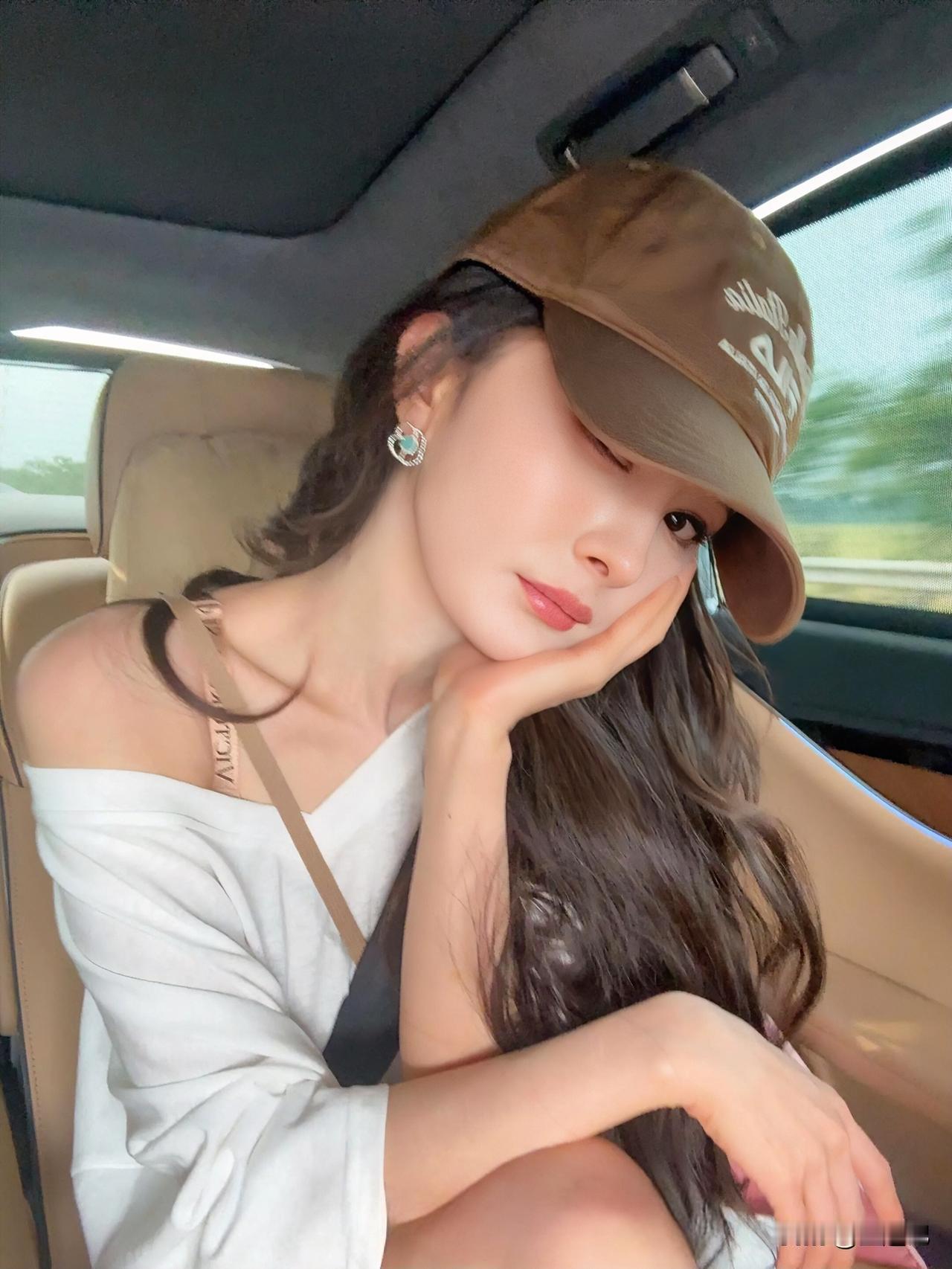 杨幂的五官，是不是越看越精致？