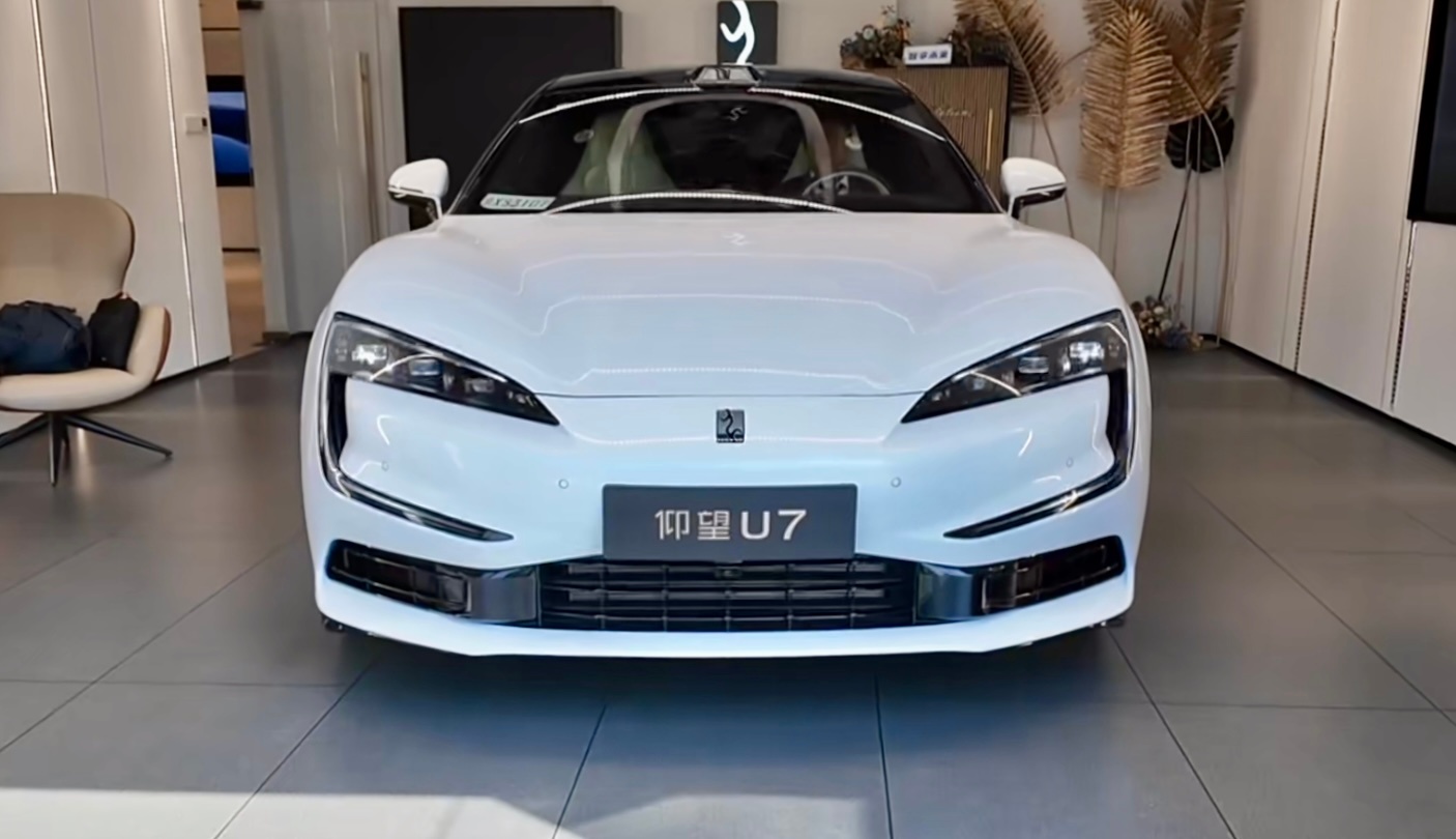 仰望U7 PHEV前脸真心很漂亮呀，D级运动风格取向轿车里，最漂亮的前脸？ ​​