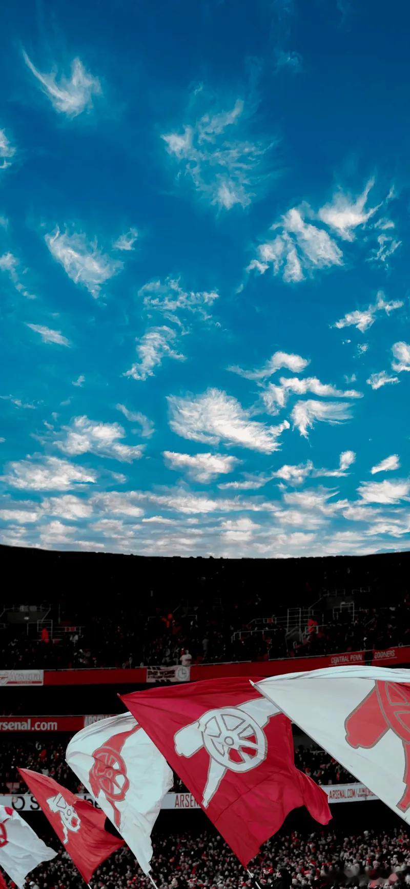 看球这么多年，一直觉得看比赛终究是生活的消遣，是用来娱乐放松的。这么多年没拿到过