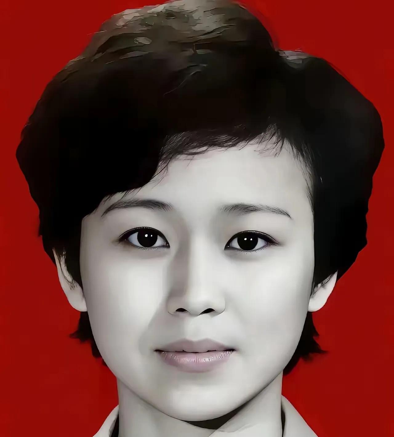 中国共产党的优秀党员，新时代革命军人的杰出代表，中国人民解放军原昆明军区某部原卫