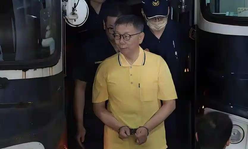 刚刚宣判！台湾民众党创始人，台北市市长柯文哲栽了！17年！贪腐必惩，政治生涯彻底