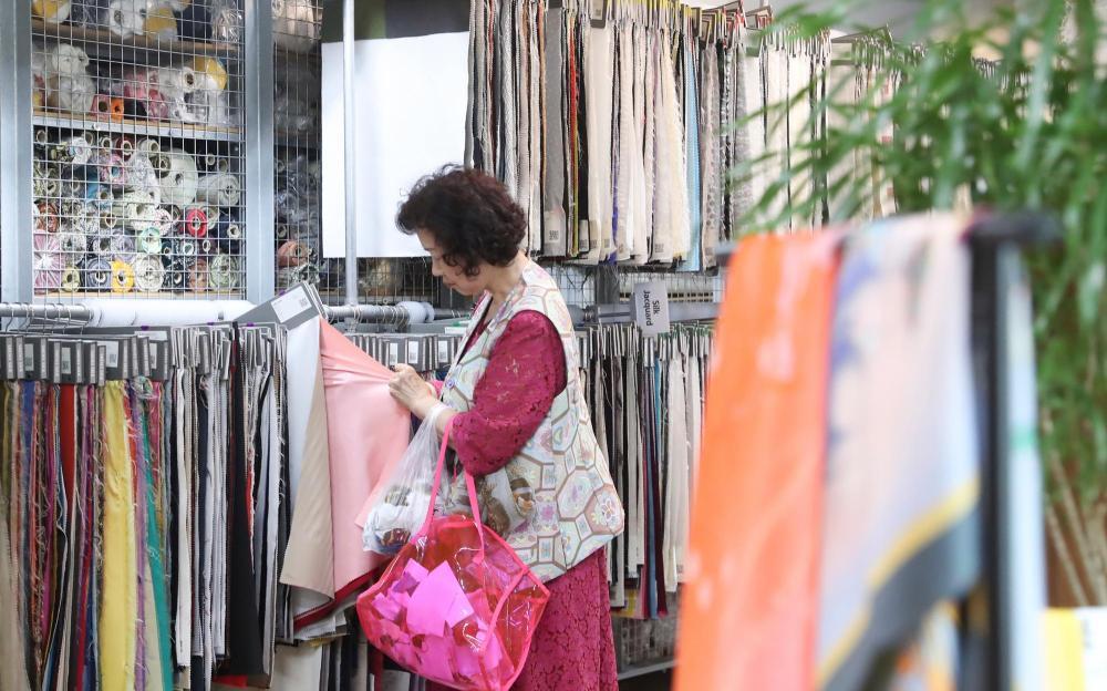 #韩国给独居老人发AI娃娃#【关注独居老人身心健康 韩国发放AI娃娃】随着韩国进