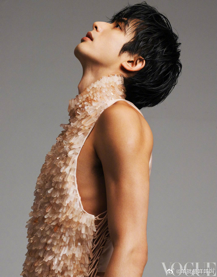 宋威龙VogueMAN三月刊封面 