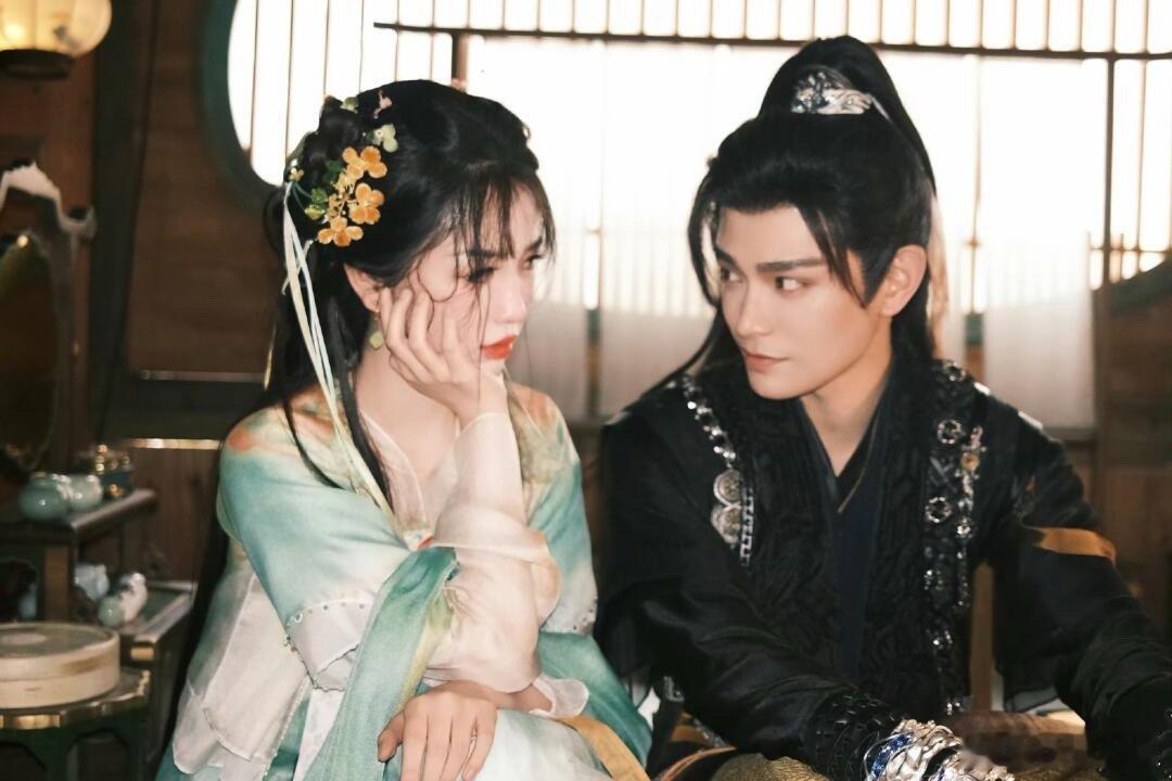 #永夜星河[超话]#  在看了虞书欣很多部剧后我发现了她跟谁搭我就觉得哪个男主帅