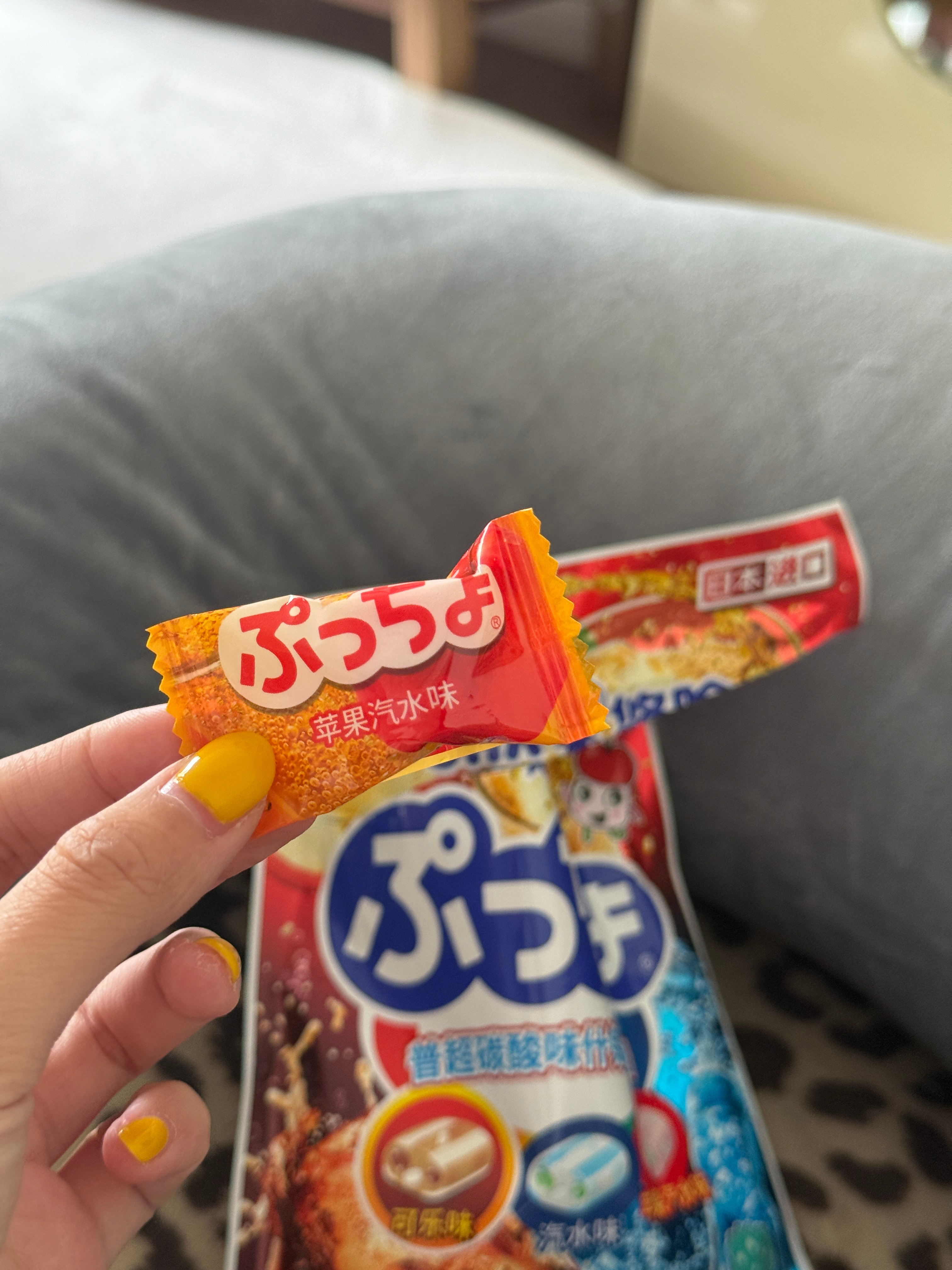 妈呀这个糖我第一次吃是佳佳给我的 吃着没啥感觉 后面每吃一次都更加爱 在巴厘岛她