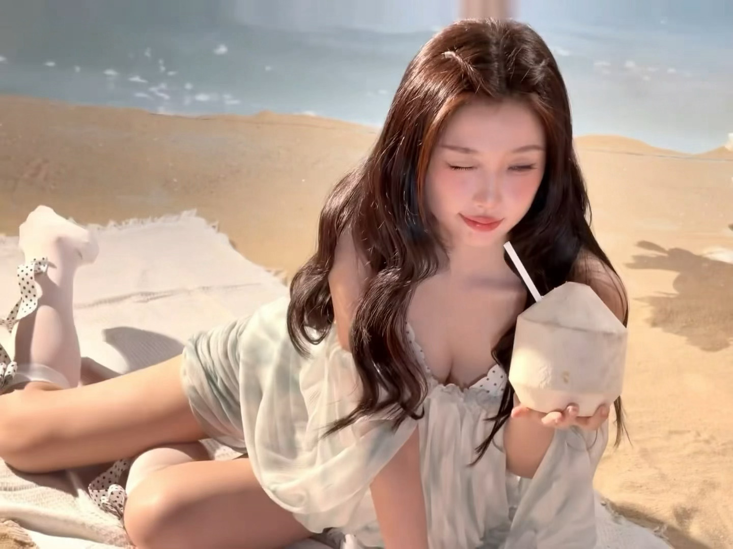 虞书欣，像只翘起尾巴的美人鱼…
