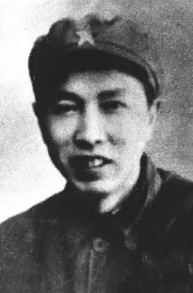 1993年，南昌一位88岁老人卧在病榻上，紧紧握着老伴的手，临终前，他说自己只剩