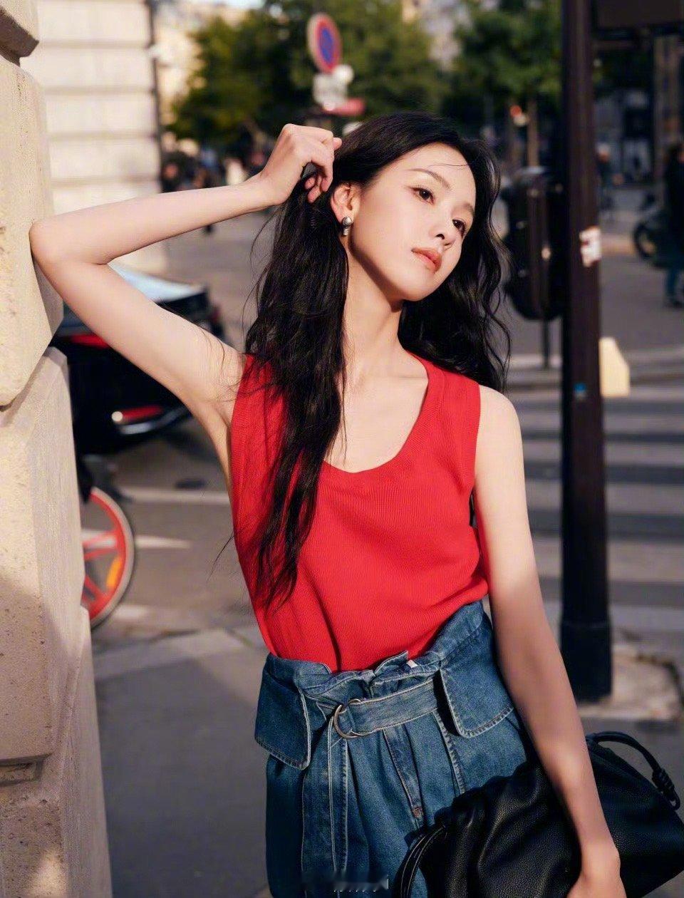 陈都灵罗意威巴黎时装周出图，好松弛的美 ​​​