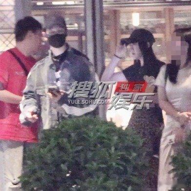 黄晓明陈梦聚餐陈梦发长文  近日，与表妹、奥运冠军聚餐，聚餐结束后，兄妹俩在餐厅