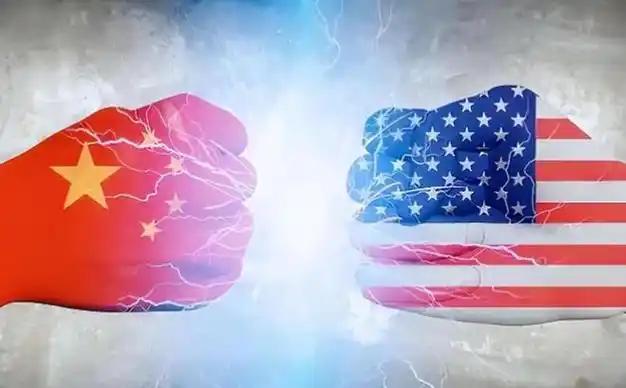 中美这两年把全世界都给弄傻眼了！

小国们最近几年发现，国际舞台上的戏码越来越看