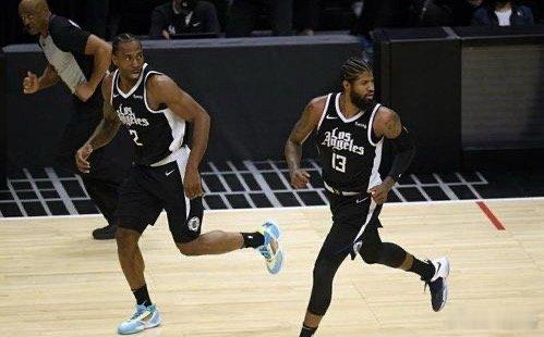 篮球周六316：凯尔特人VS快船           在新年首战中，凯尔特人队1