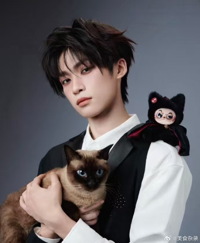 梓渝范趣町tittle 梓渝范趣町第一位全球代言人，谁懂这个小梓渝tittle的