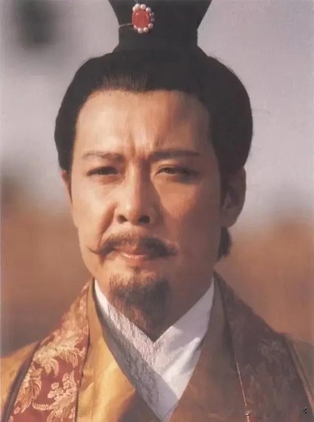 为什么曹操和孙策一创业就有人才捧场，刘备开局却“凉凉”？真相其实很扎心。
 
这