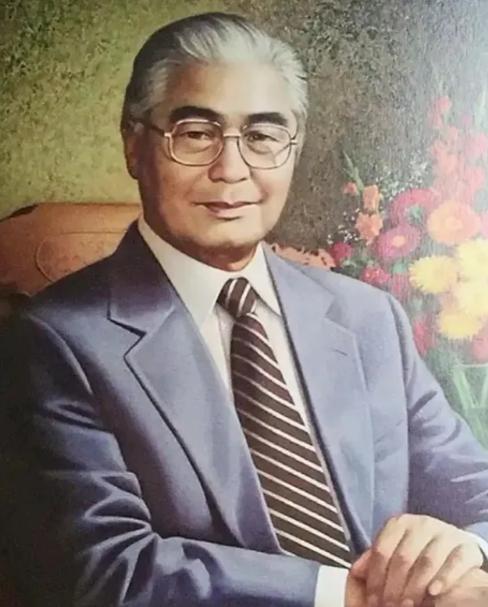 2005年，红色资本家荣毅仁在北京逝世，他留下的五个子女，如今都过得怎样？荣家又