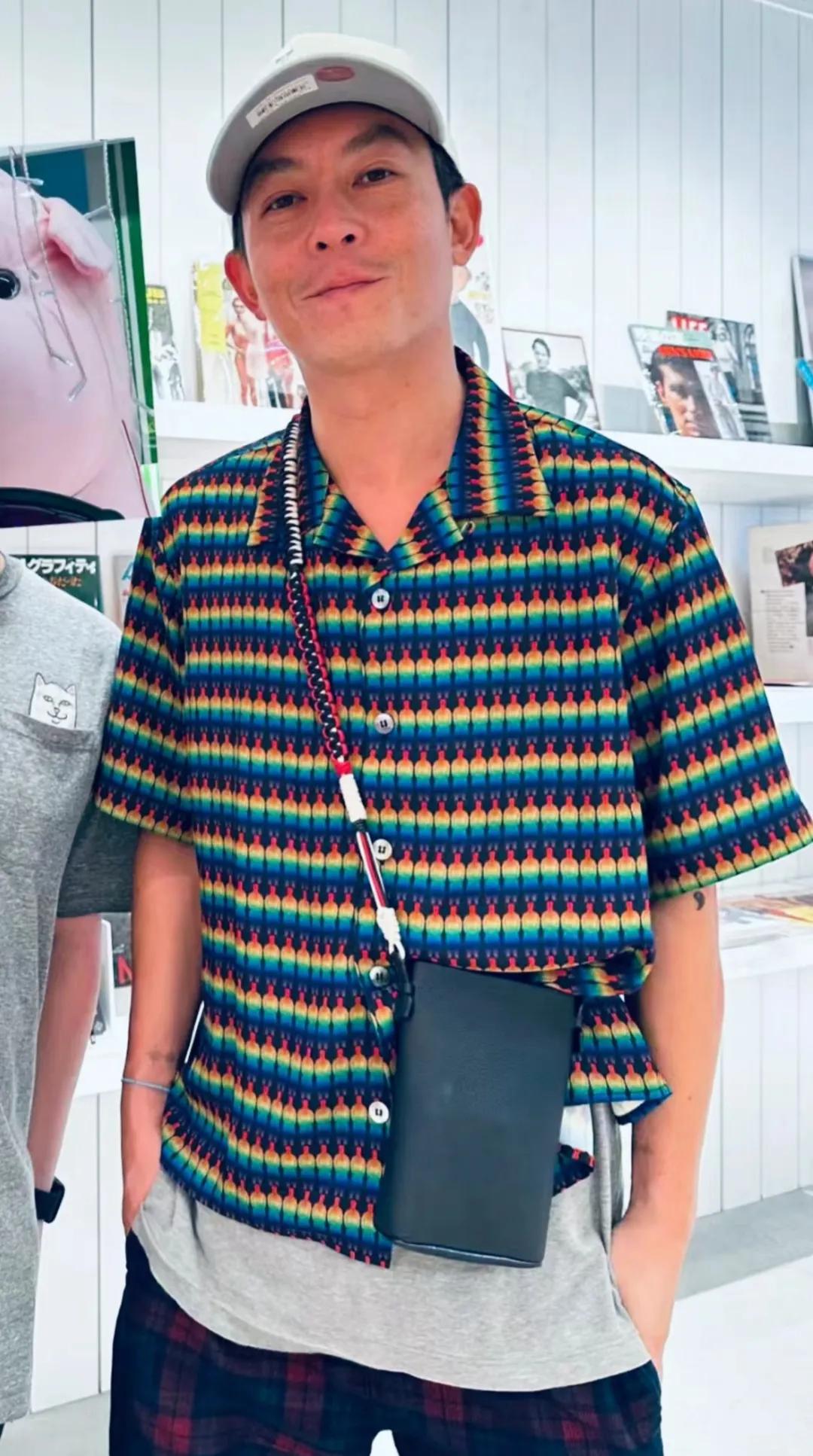 郑伊健住在日本
陈冠希住在日本
梁朝伟经常住日本
近期更是半个娱乐圈的艺人在日本