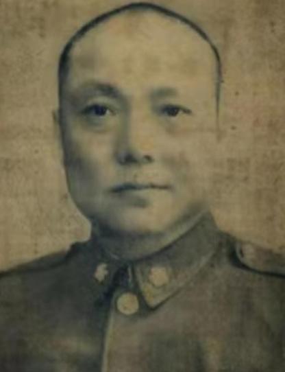 [微风]1956年，傅作义几次请求毛主席释放陈长捷，也几次去功德林探望他，然而陈