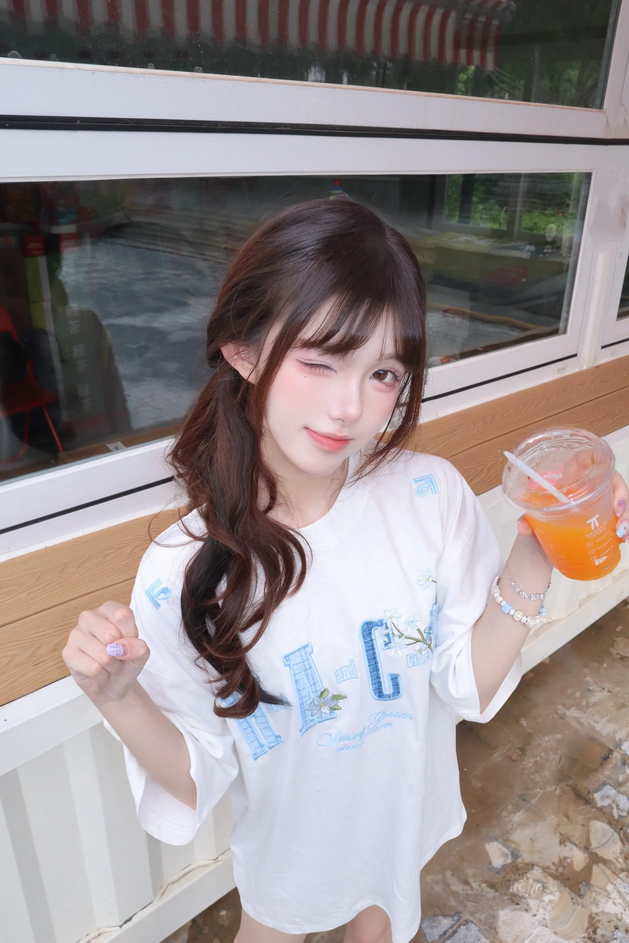 你根本就不会道歉，你只会撒娇逃避问题，算了，好可爱