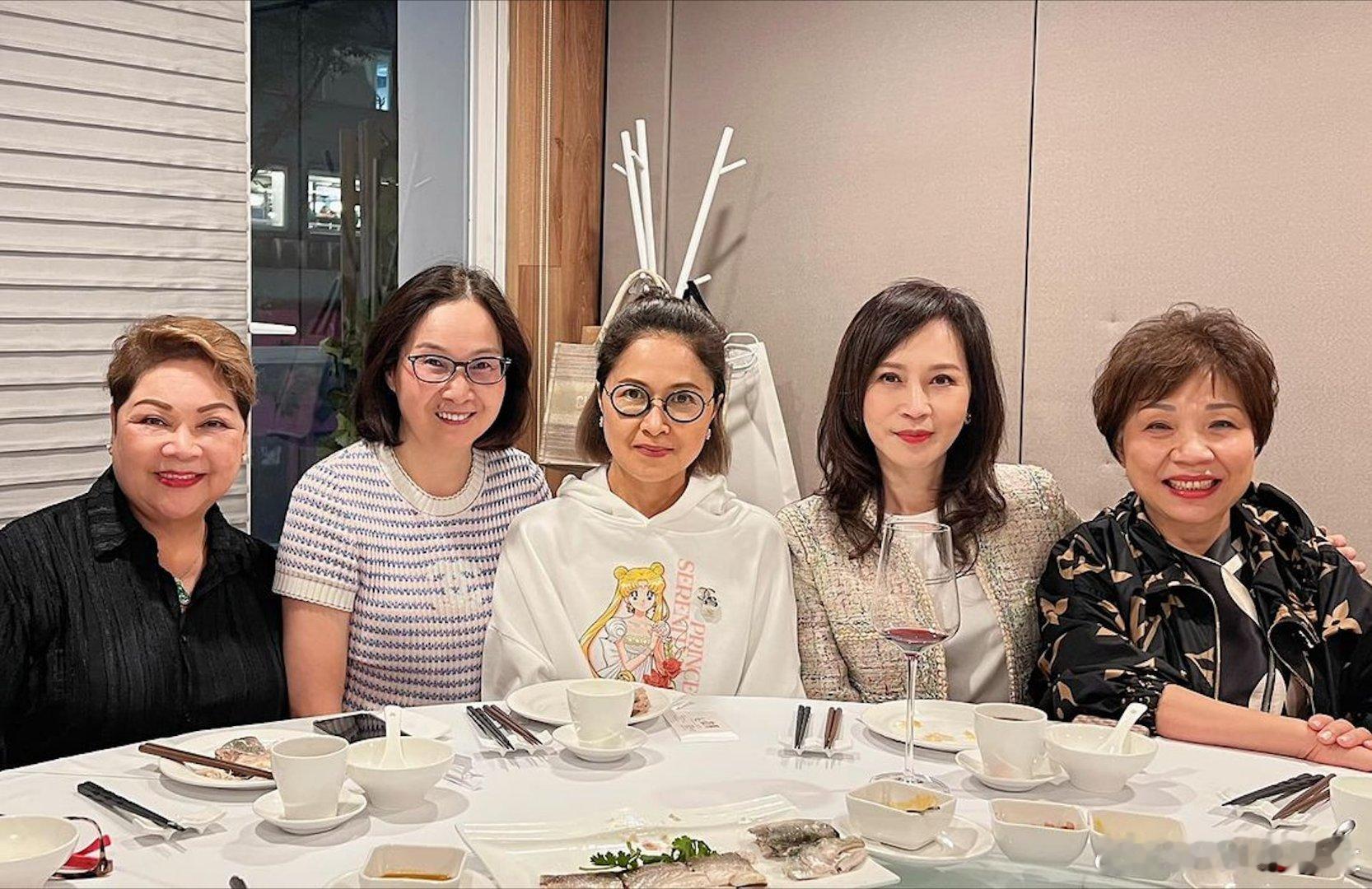 59歲的邵美琪近年養尊處優，久未推出新作品之餘，又甚少更新社交網站。不過，相隔 