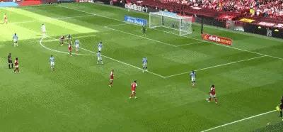 阿森纳2-0曼城！新援左边锋措利斯助攻，这球有特罗萨德的感觉了，偷猎式内切别小看