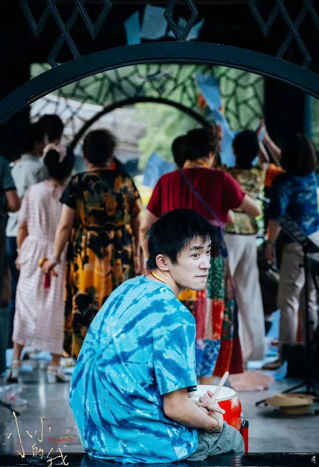 恭喜易烊千玺凭借《小小的我》获得第38届中国电影金鸡奖最佳男主角奖！！！也是金鸡