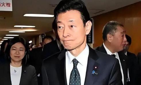 日本高层不请自来，苦等一天一夜无人理，这就是碰瓷式外交的下场。

五一长假刚收尾