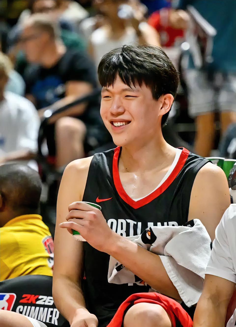 有一说一，今日里斯和杨瀚森根本不在一个级别！！
 
里斯（奇才）：首发上场39分