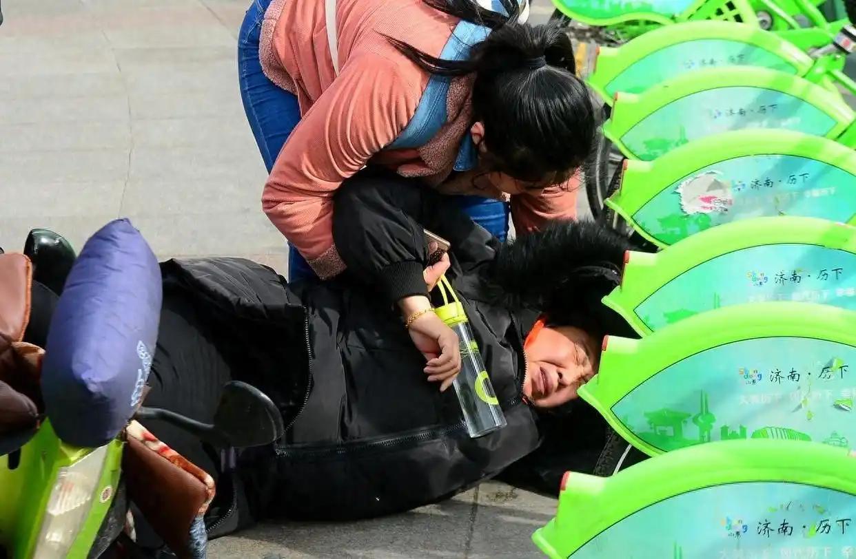 衡阳牌馆赔款事件，以店主无责却赔钱落幕。1.9万元买的不是正义，而是不再纠缠；换