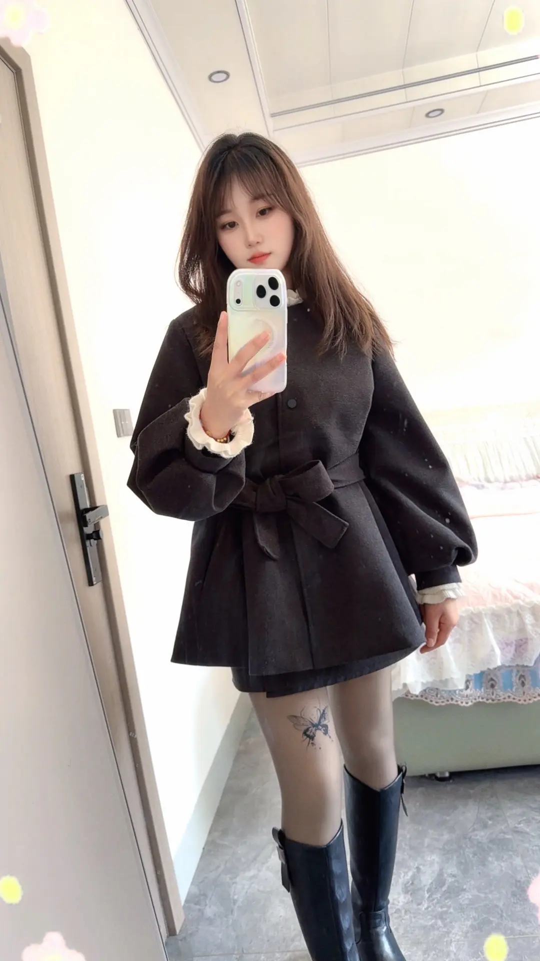 去喜欢一个能为你撑腰的人，去喜欢一个能为你兜底的人，撑腰是底气，兜底是...