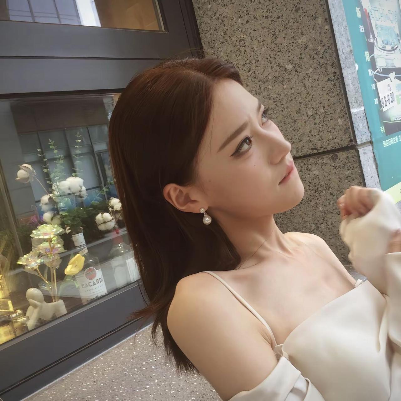等老娘补完妆就去撕你…