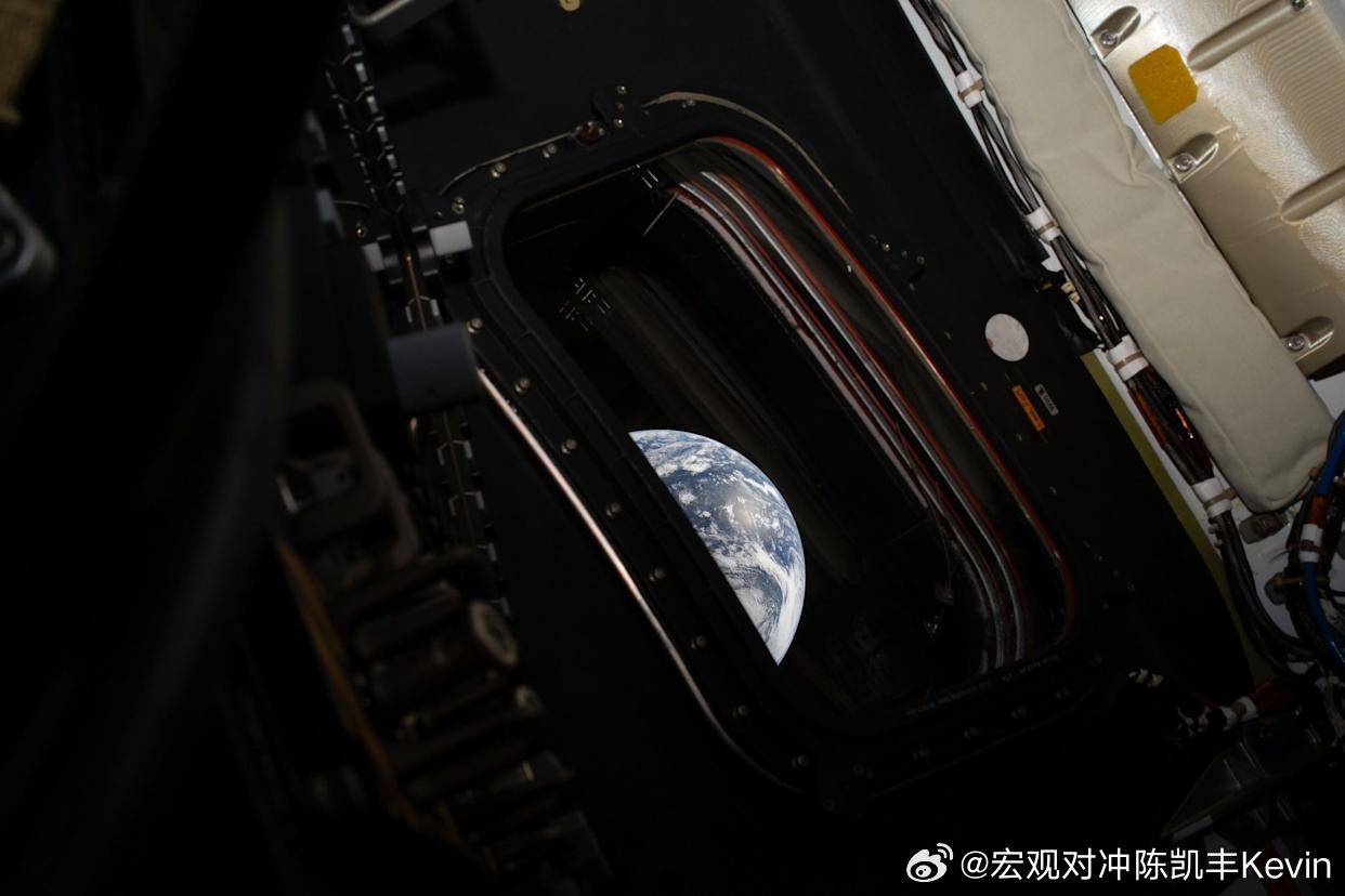 “阿耳忒弥斯2号”（Artemis II）的宇航员们创造了历史，飞抵了人类此前从