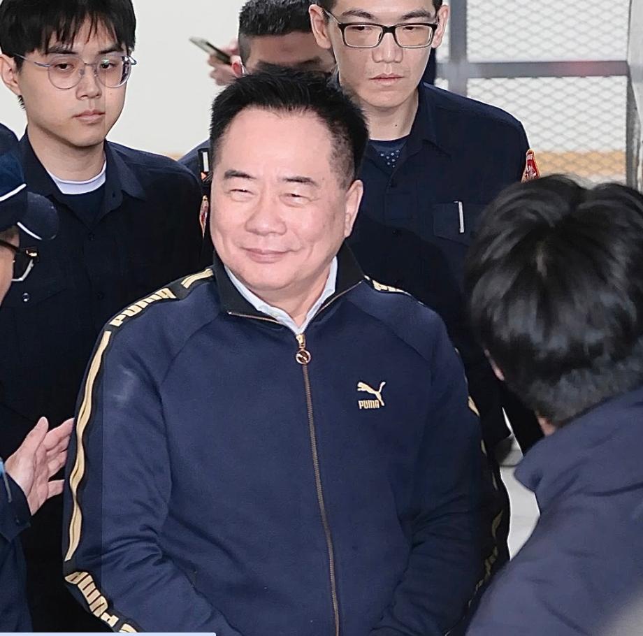 一件不可思议的事情在台湾岛内发生。

台湾的班房，竟成了在押的蔡正元的会客厅！