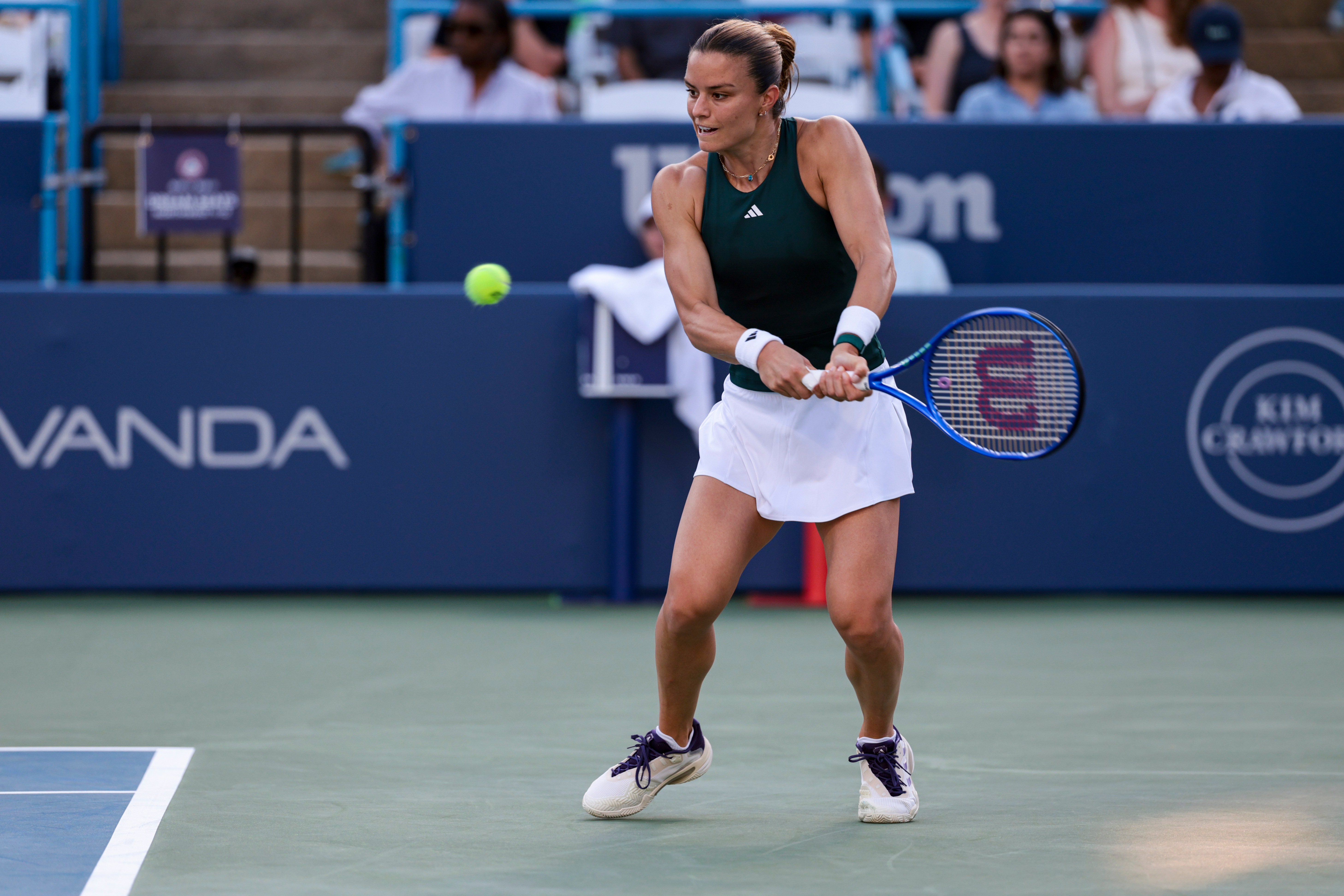 萨卡里淘汰纳瓦罗！WTA500华盛顿站第二轮，萨卡里经过两盘激战以7-5 7-6