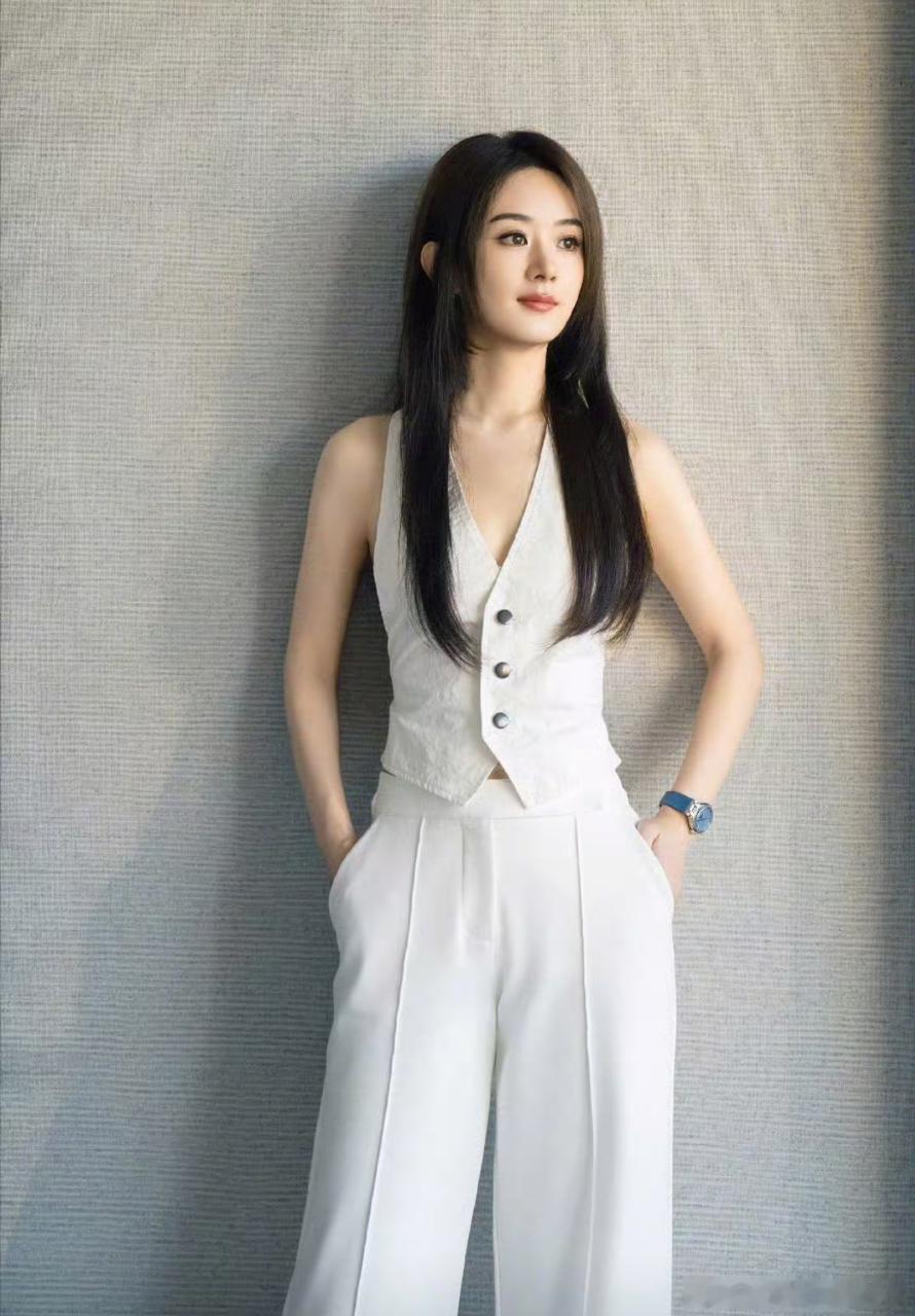 娱乐[超话]赵丽颖发文不要把镜头对准小朋友赵丽颖以母亲身份发文 支持赵丽颖，不要