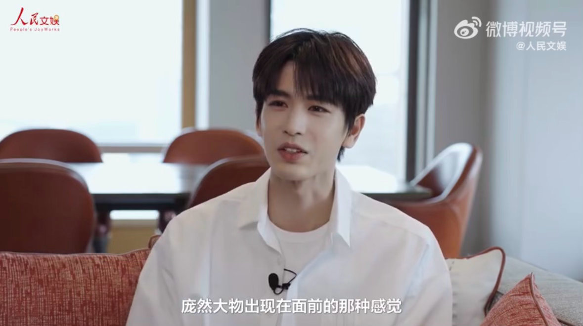 张凌赫想对刚入行的自己说你没选错人民文娱对话张凌赫 从理工学霸到青年演员，张凌赫