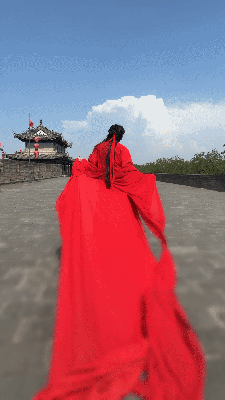 林依轮cos白鹿时宜造型 哈哈哈哈哈哈周生辰看了说：你别过来啊 