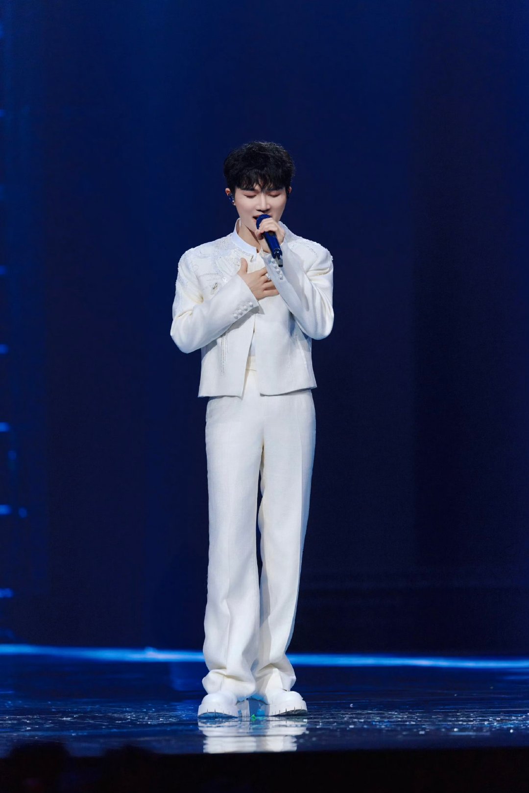 阅文IP盛典官宣周深 这哪里是表演，明明是声音与IP的双向奔赴，太好哭了 