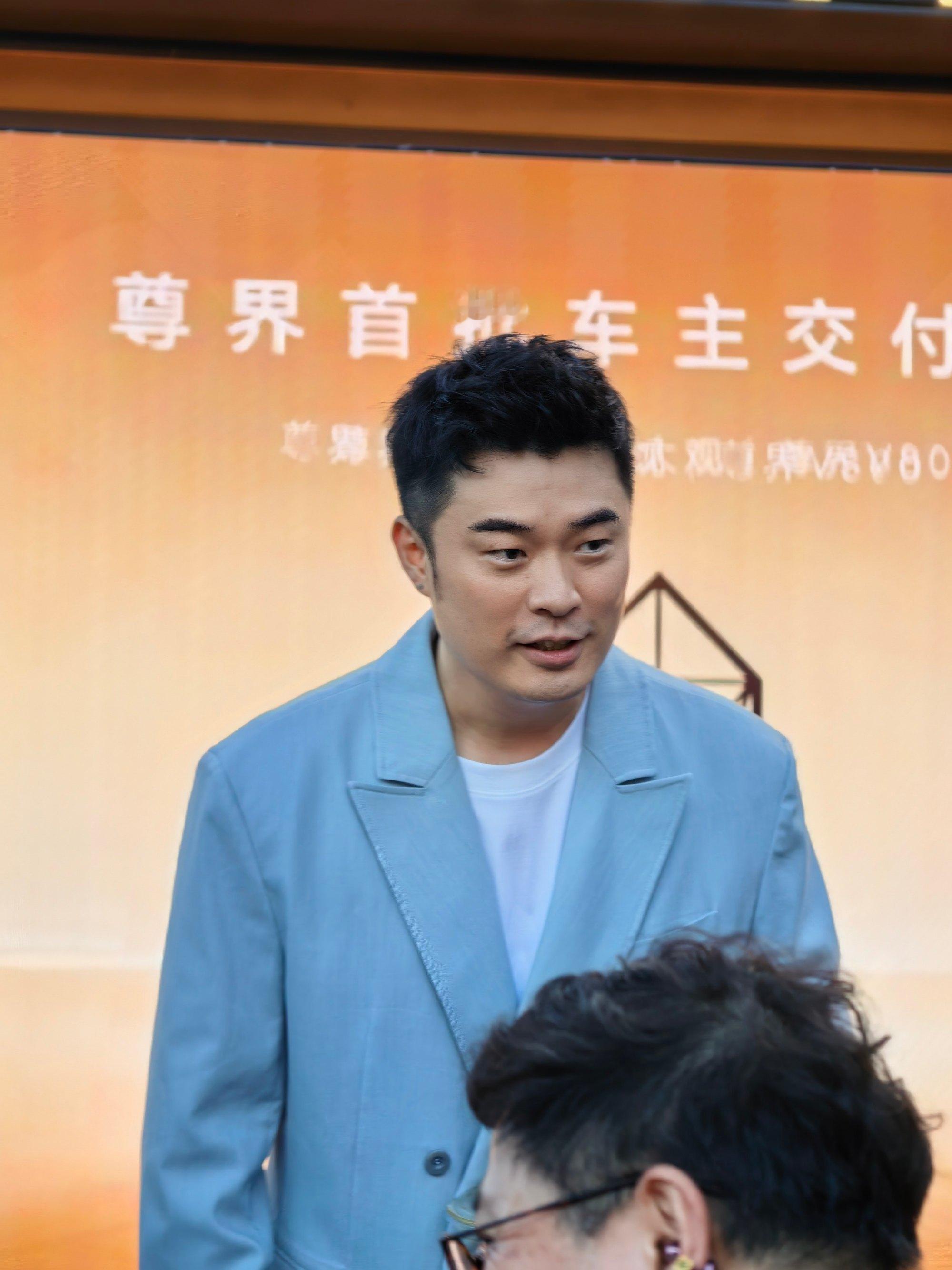尊界S800 Grand Design典藏大观交付 搭载全栈自研800V全主动悬