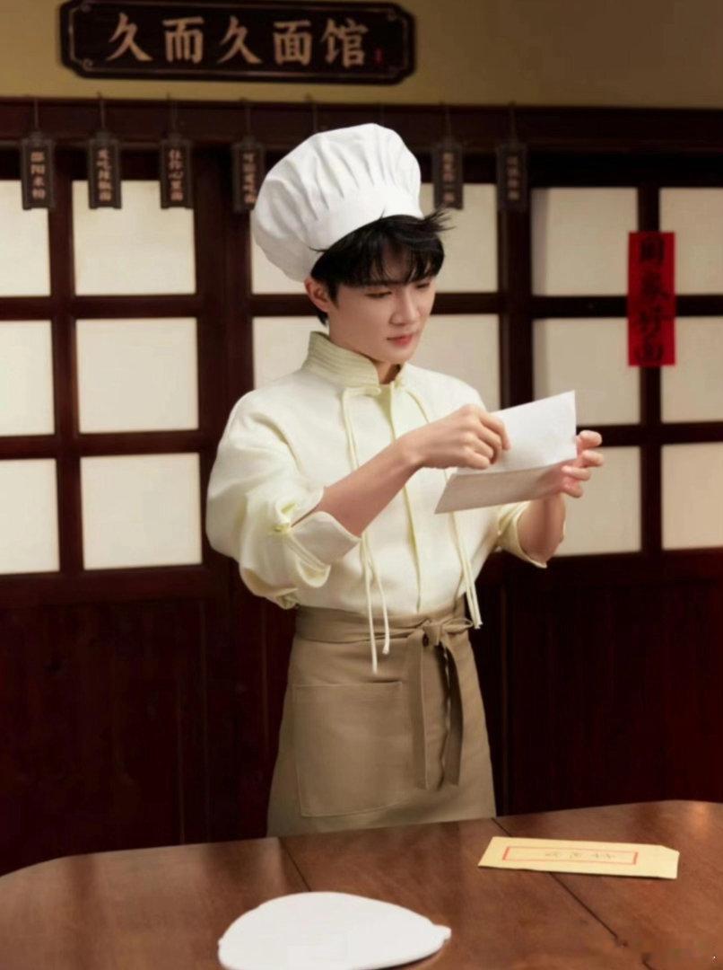 当你拥有一个会做饭的男友周深海天薄盐系列代言人我会为他买一堆酱油🤣🤣🤣 