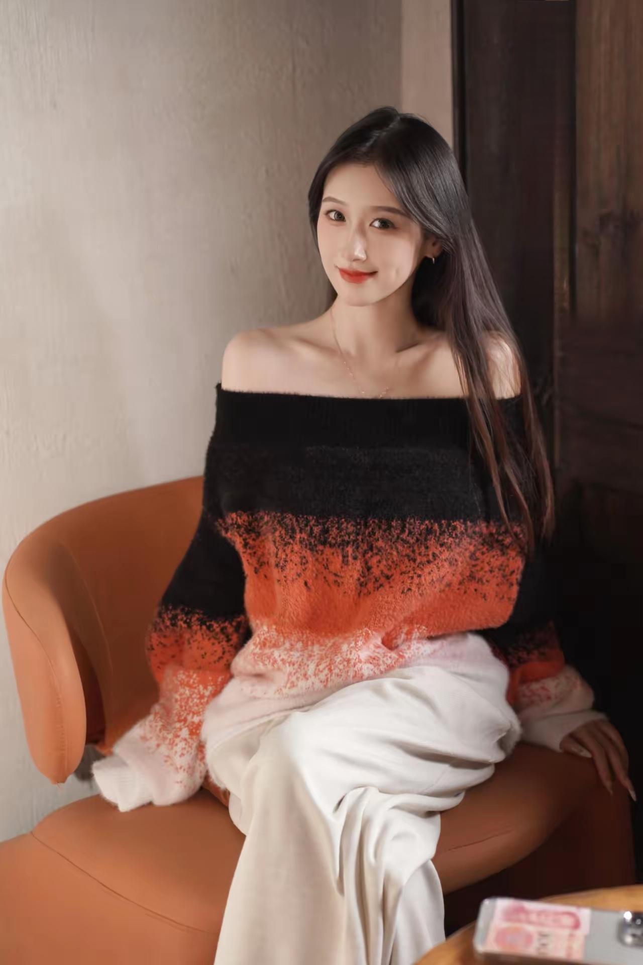 甜美少女风，红黑撞色毛衣搭配白色长裙，温柔可人！💖👗👗