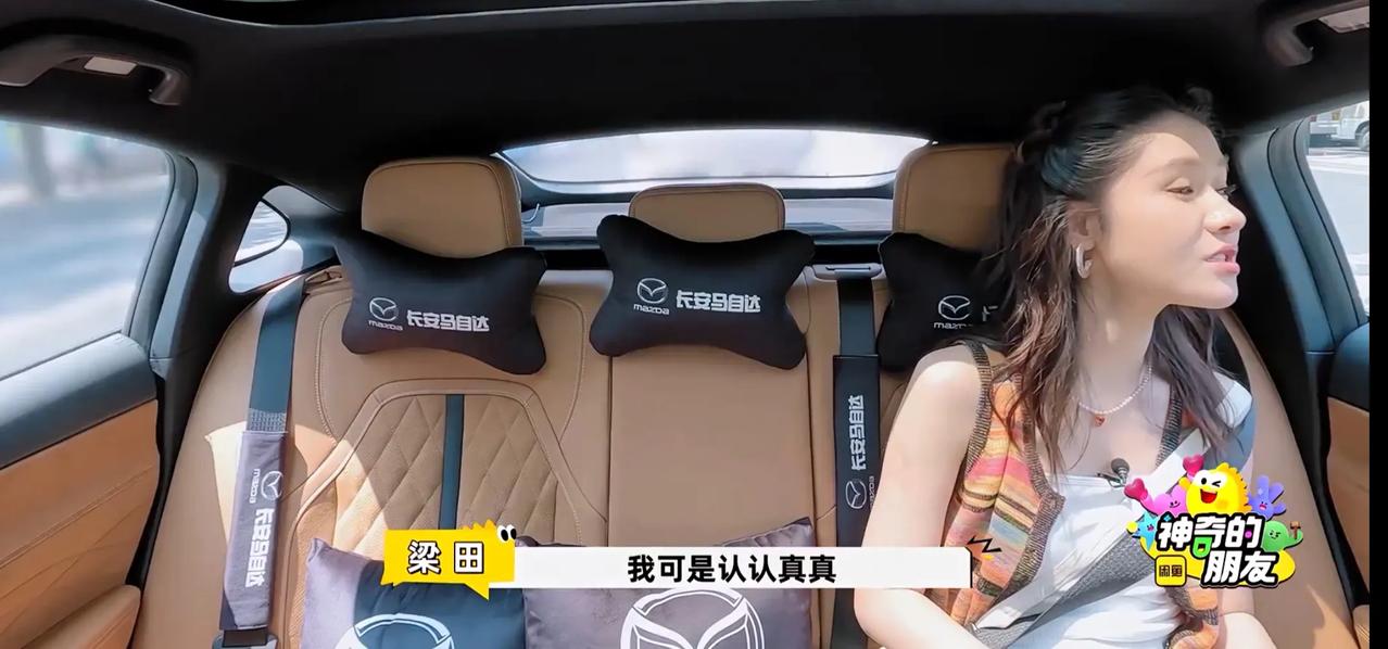 梁田真的是Twins的“铁粉”，
特别强调一下，
梁田买的是她们正版专辑的人呀。