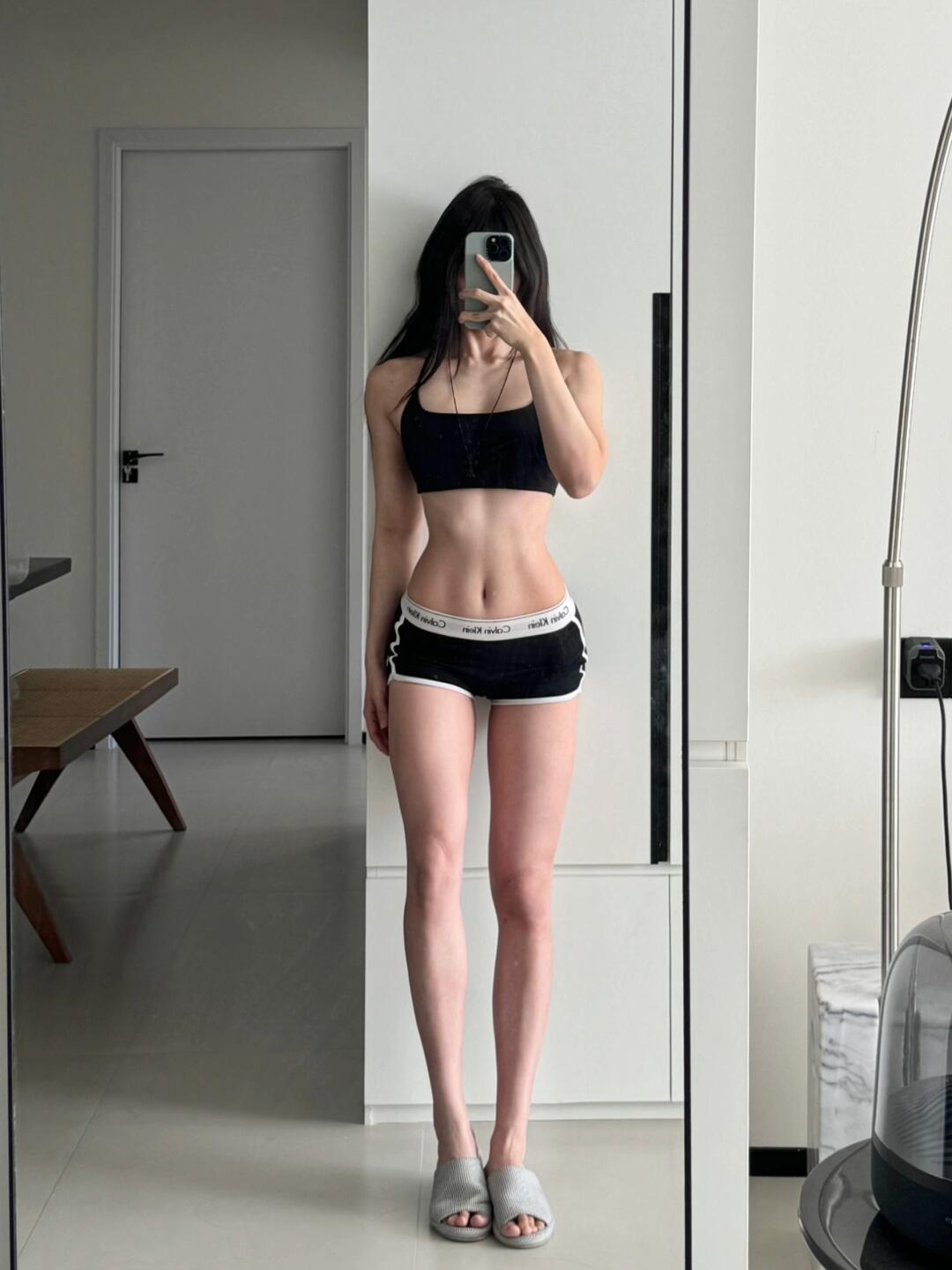 健身2年，没训练痕迹，光练出了马甲线