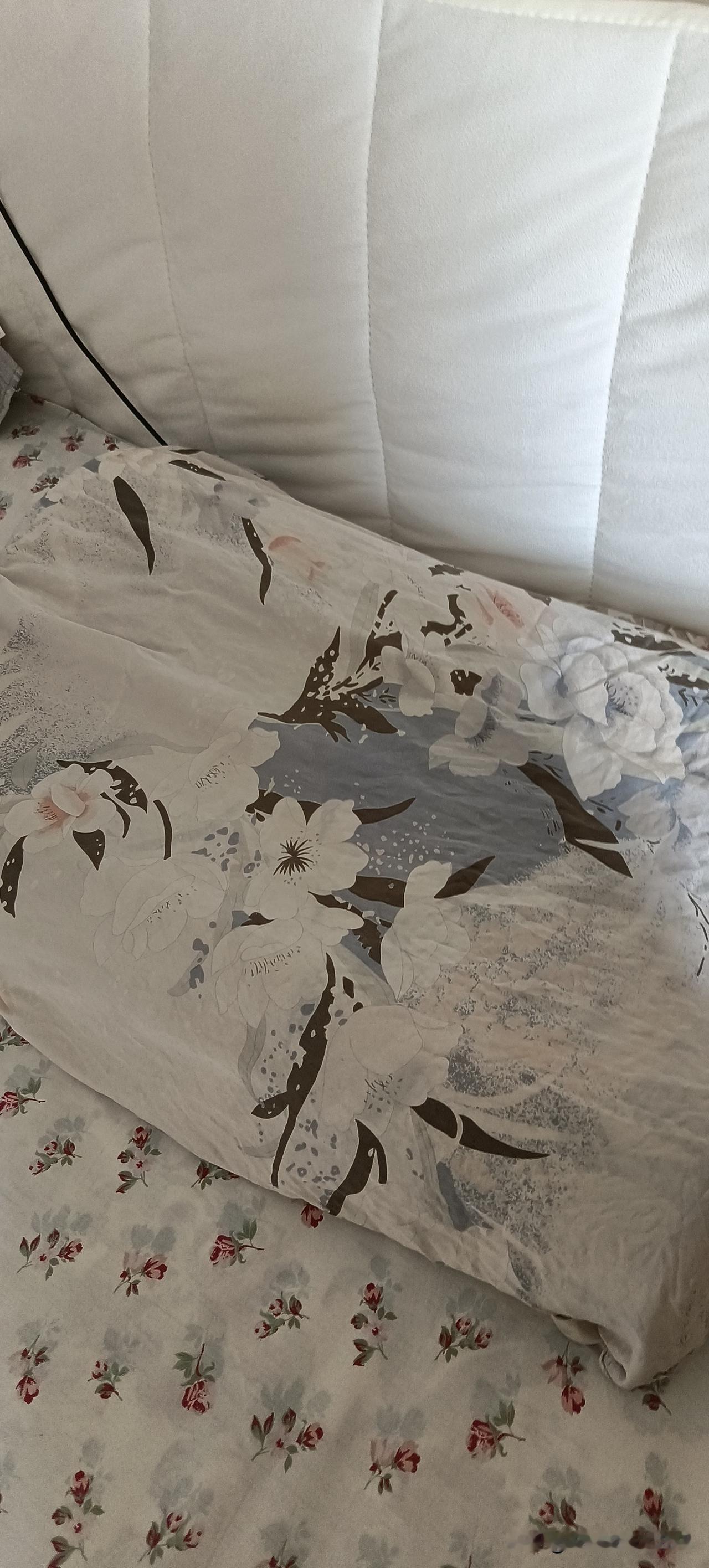 给友友们分享一个对发质非常好的小妙招。
这一个办法我已经用了好多年了，为什么我现